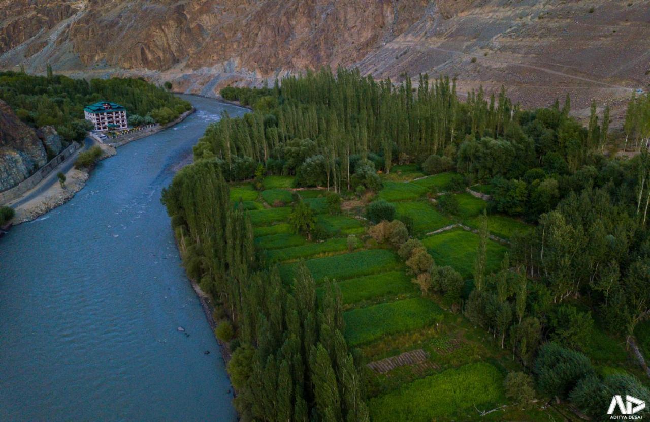 Hotel Chhutuk Heights Kargil Esterno foto